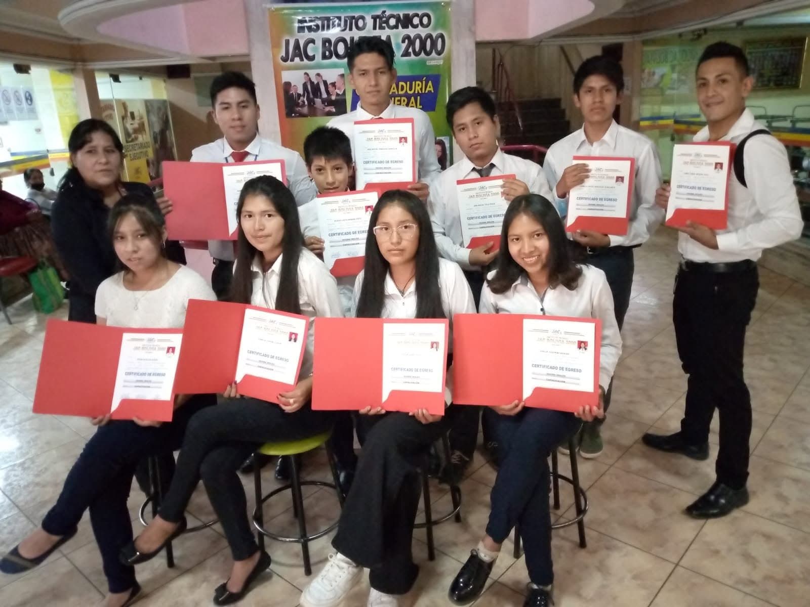 06   Estudiantes con certificados