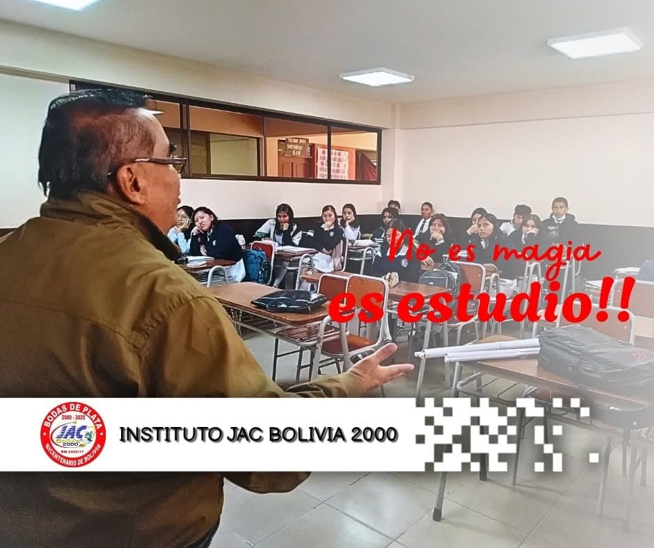 Estudiantes Presentan Proyectos Destacados en la Feria de Innovación Contable y Tecnológica
